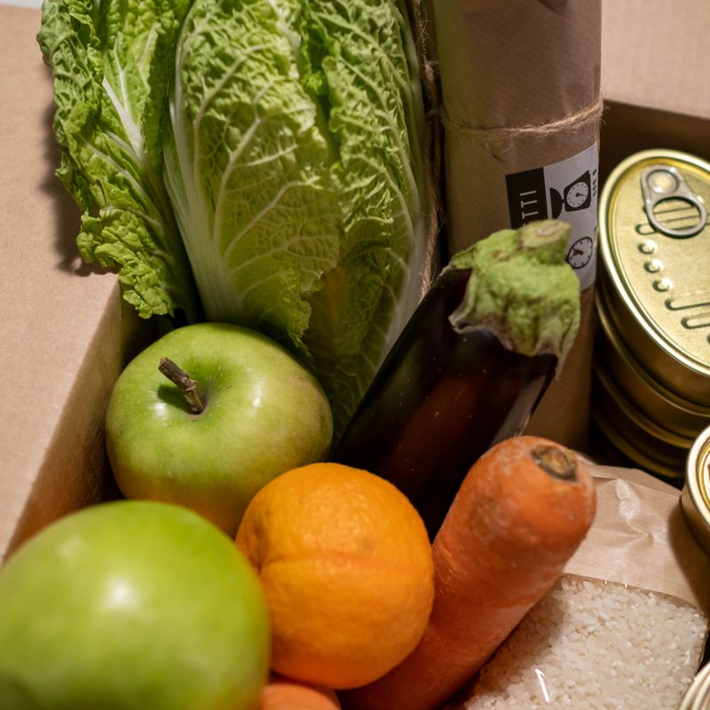 Fresh Seasonal Fruits Box