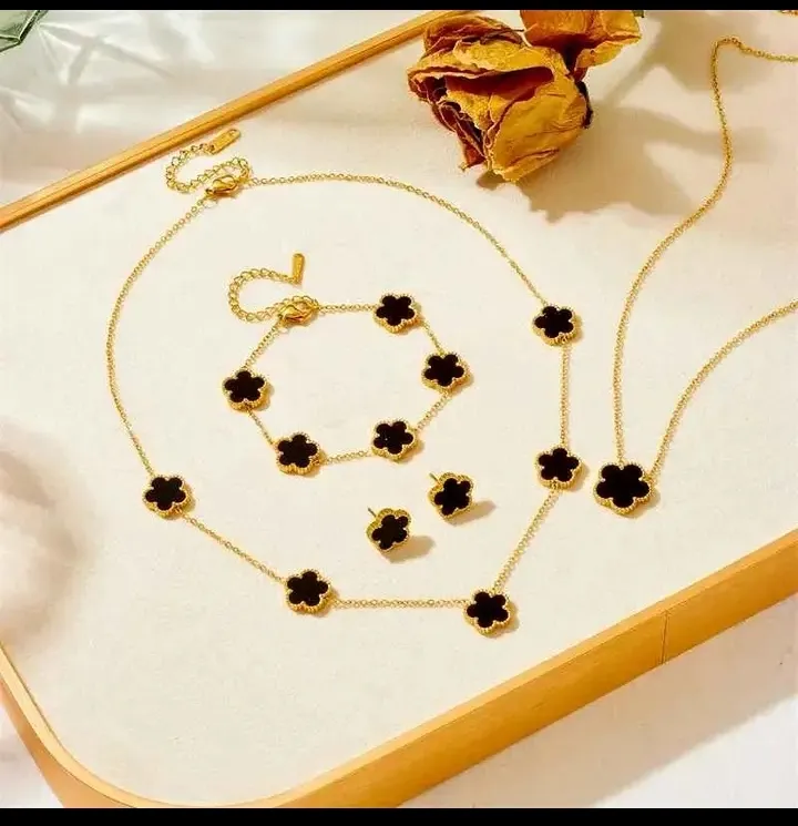 ফ্যাসন জুয়েলারি
