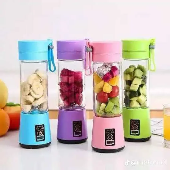 Portable rechargeable juicer