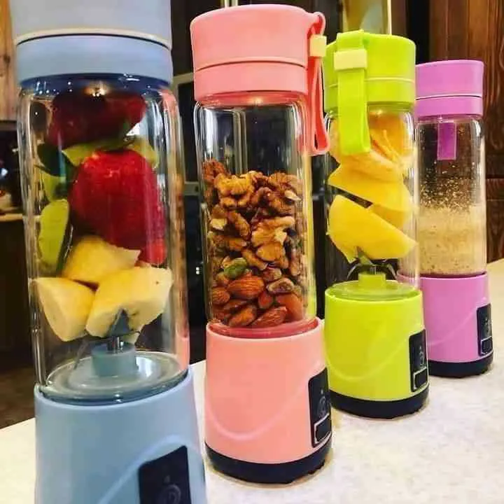 Portable rechargeable juicer