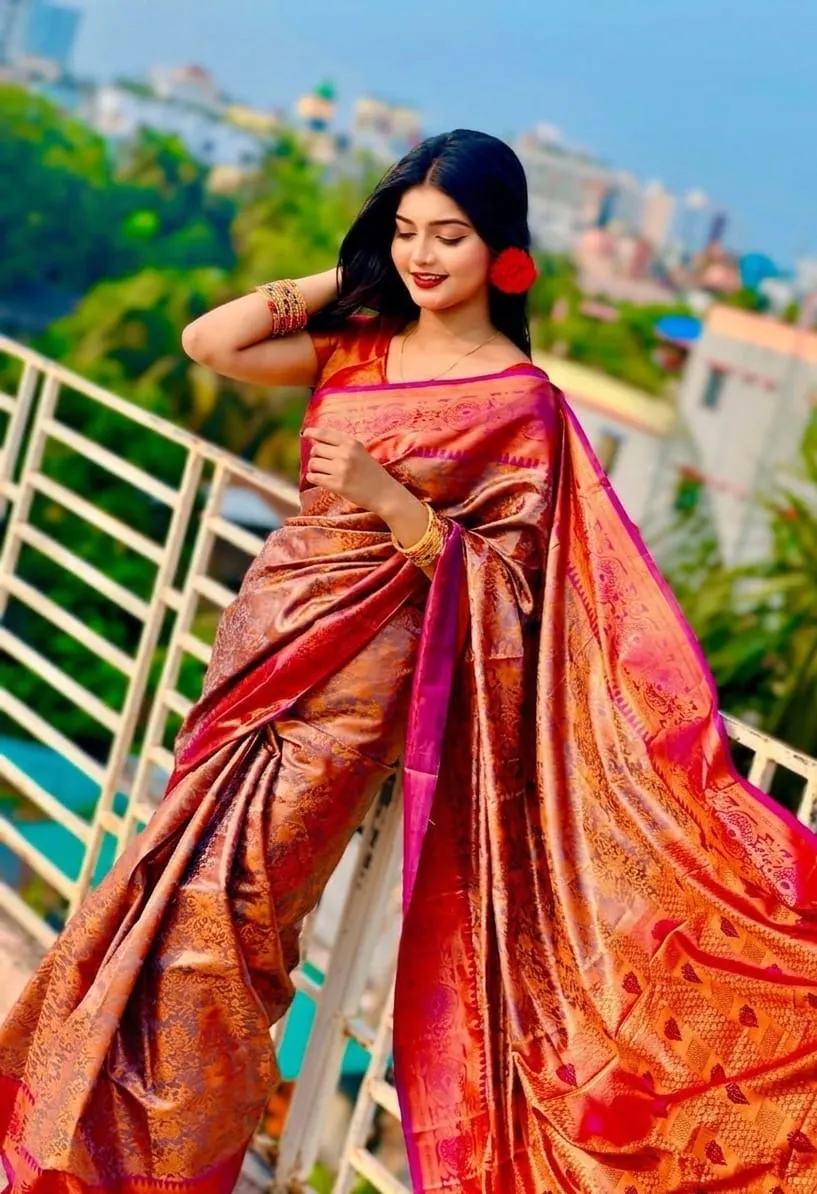 এক্সক্লুসিভ ব্রোকেড সিল্ক কাতান শাড়ি - সাথে ম্যাচিং ব্লাউজ পিস একদম ফ্রি!