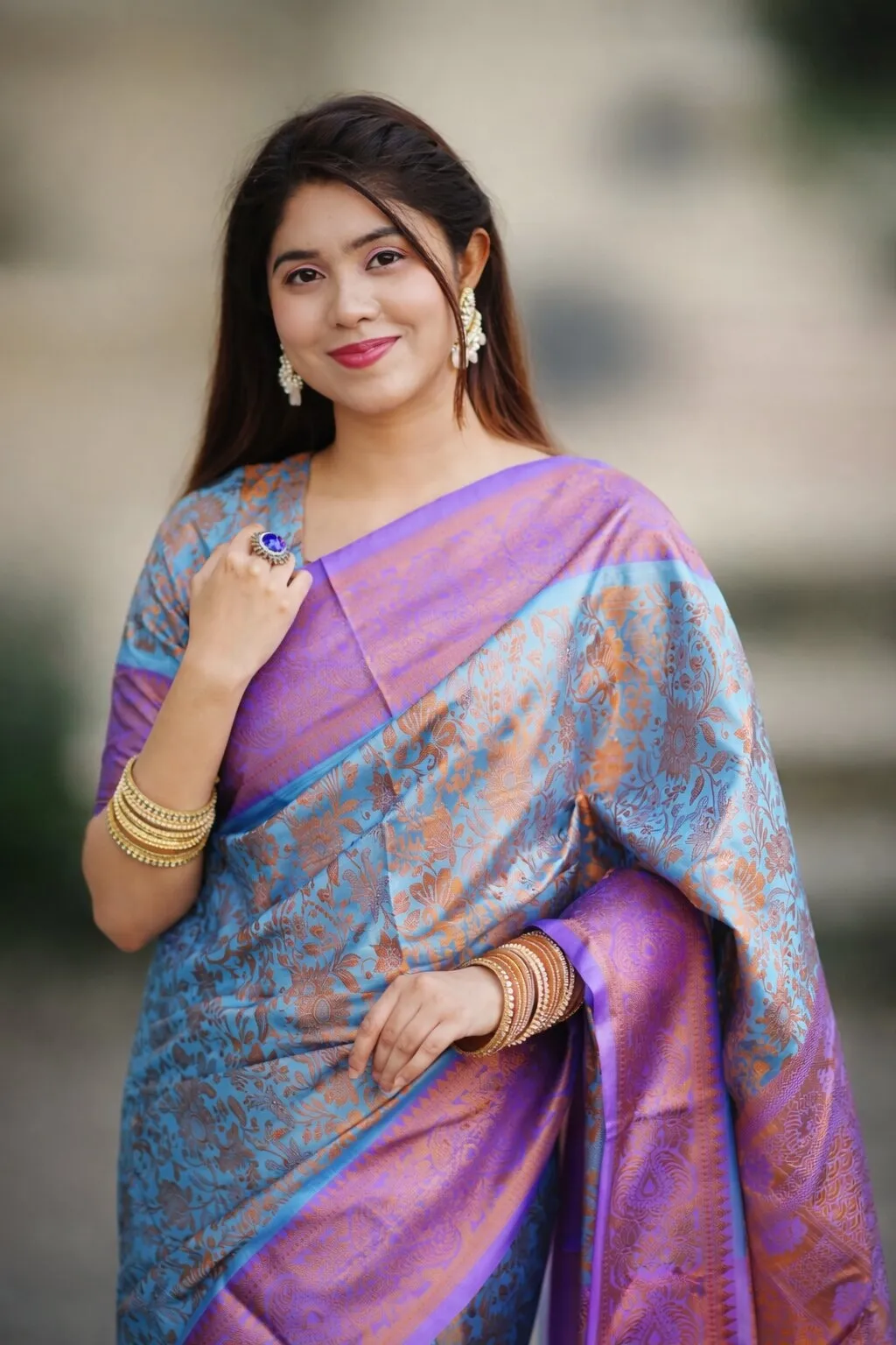 প্রিমিয়াম কাঞ্চি কাতান সিল্ক শাড়ি - সাথে ম্যাচিং ব্লাউজ পিস একদম ফ্রি!